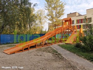 Зимняя деревянная горка "Snow Fox 12 м" с двумя скатами