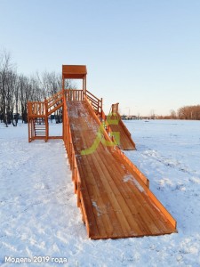 Зимняя деревянная горка "Snow Fox 12 м" с двумя скатами (две лестницы)